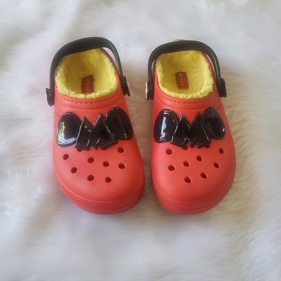 Crocs Classic Lined Mickey Mouse Crocs Youth Size 4 - Picture 2 of 6
